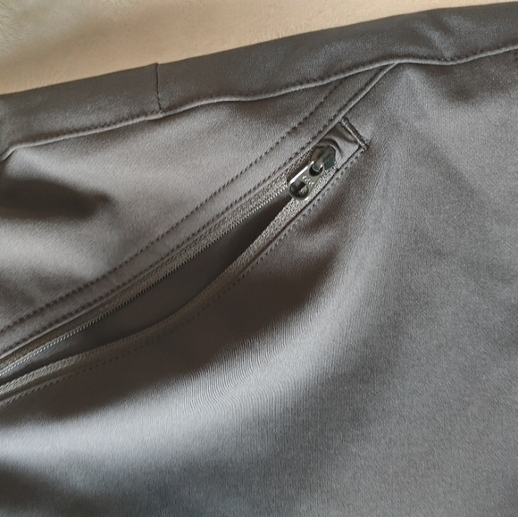 Shorts - Picture 5 of 6